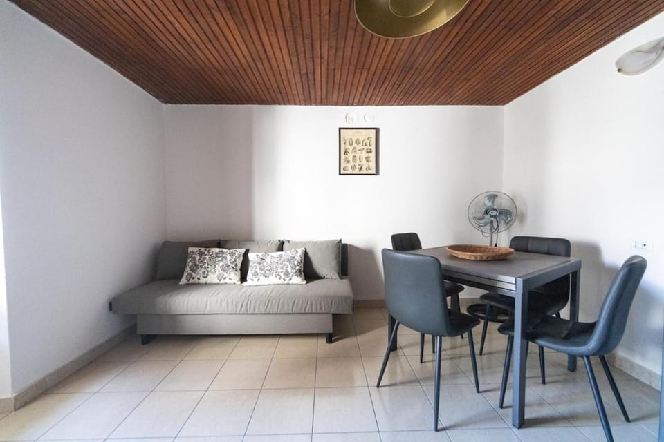 New Rustic Home on Lake Como, La casa del Borgo, Historic Village House in Bellano