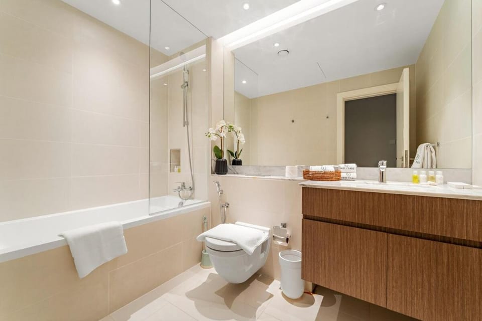 FIRST CLASS Modern 2BR with La Mer Beach Access Apartment in Dubai