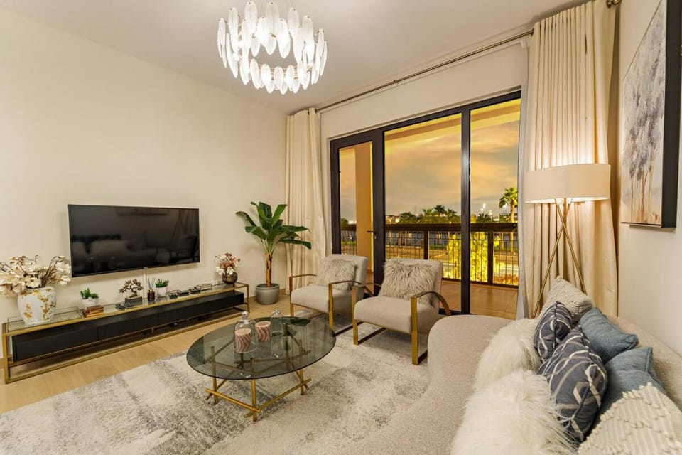 FIRST CLASS Modern 2BR with La Mer Beach Access Apartment in Dubai