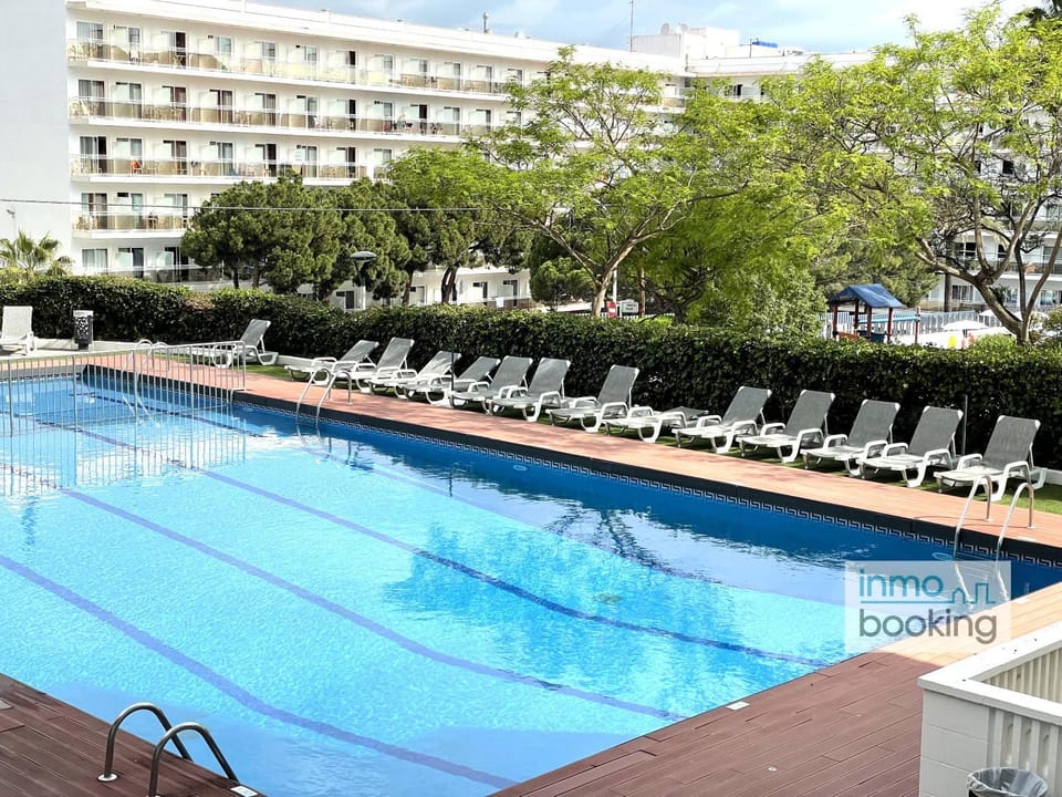 Beach Mariposa Salou, climatizado y piscina Apartment in Salou