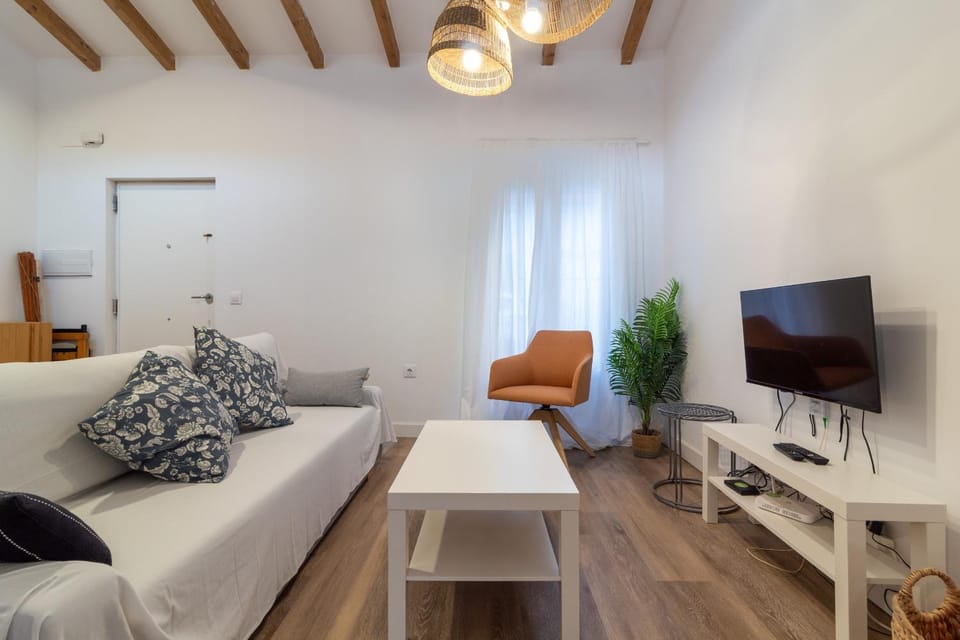 Communal lounge/ TV room, Living room