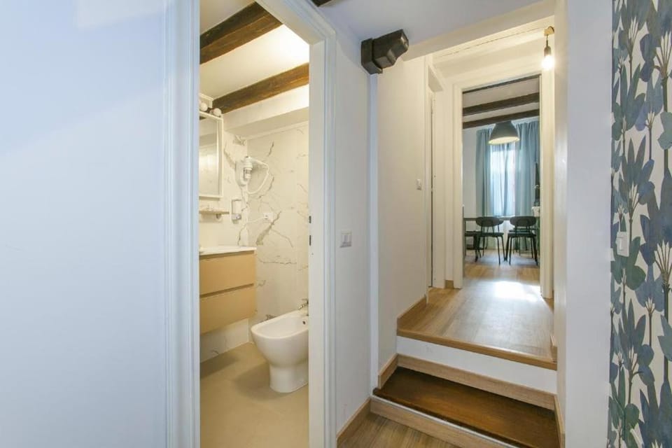 Toilet, Bathroom