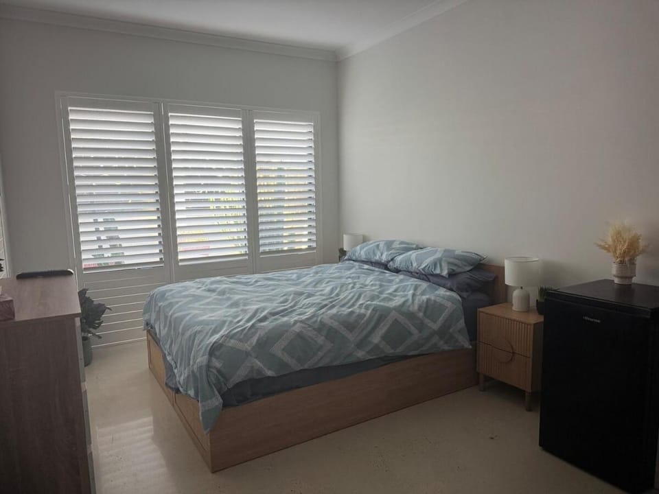 Modern Studio apartment near Train line Apartment in Bayswater