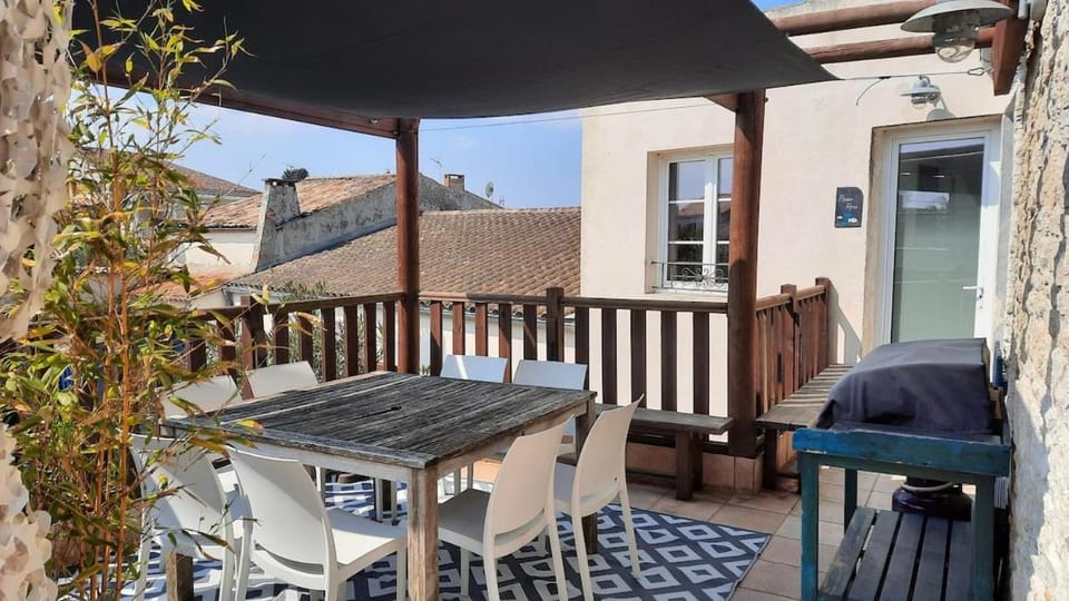 Patio, Dining area