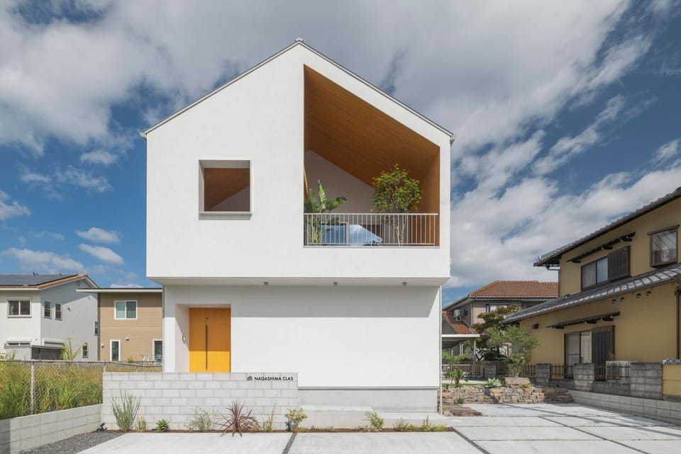 Property building, Day, Balcony/Terrace