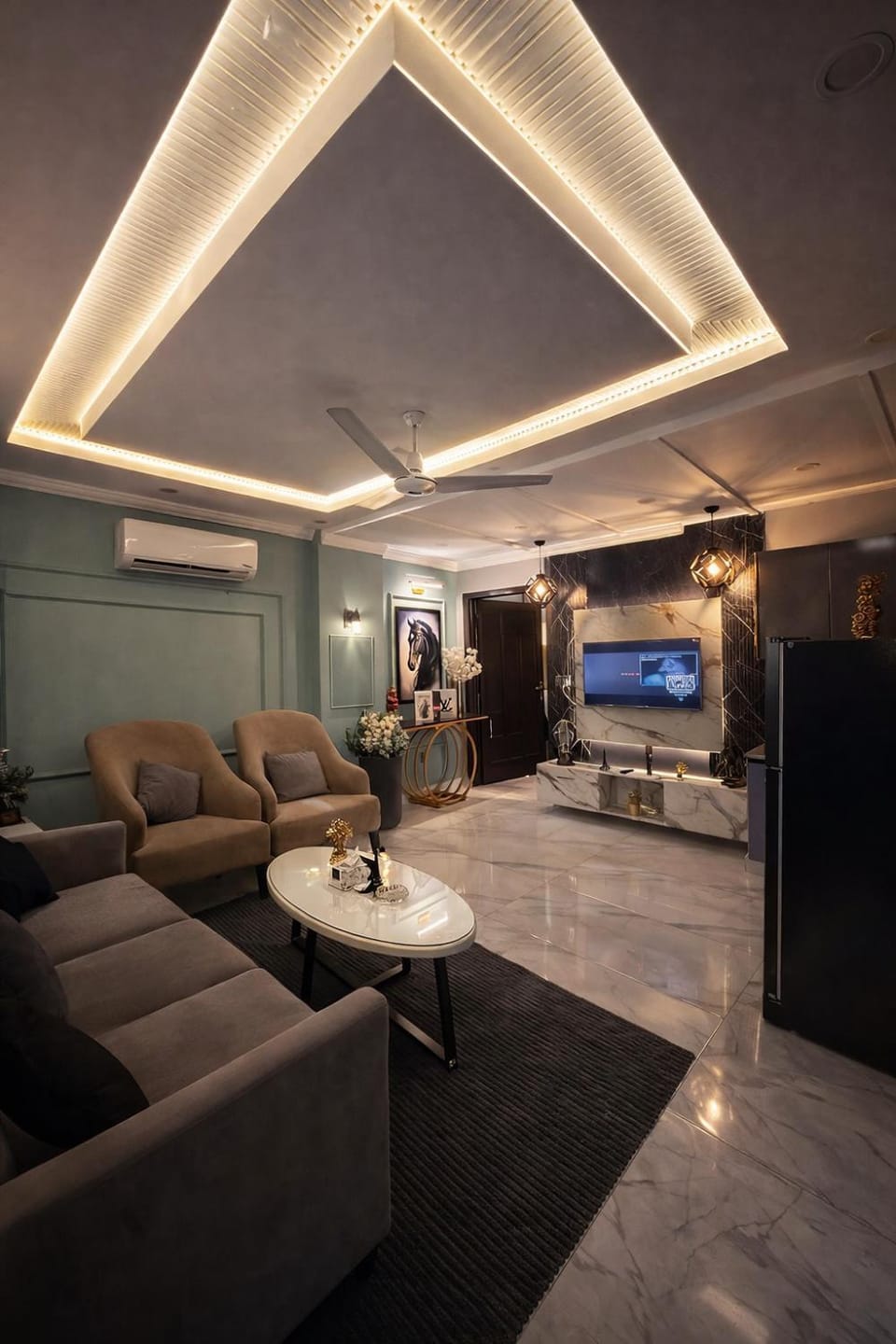 Communal lounge/ TV room, TV and multimedia, Living room, Seating area