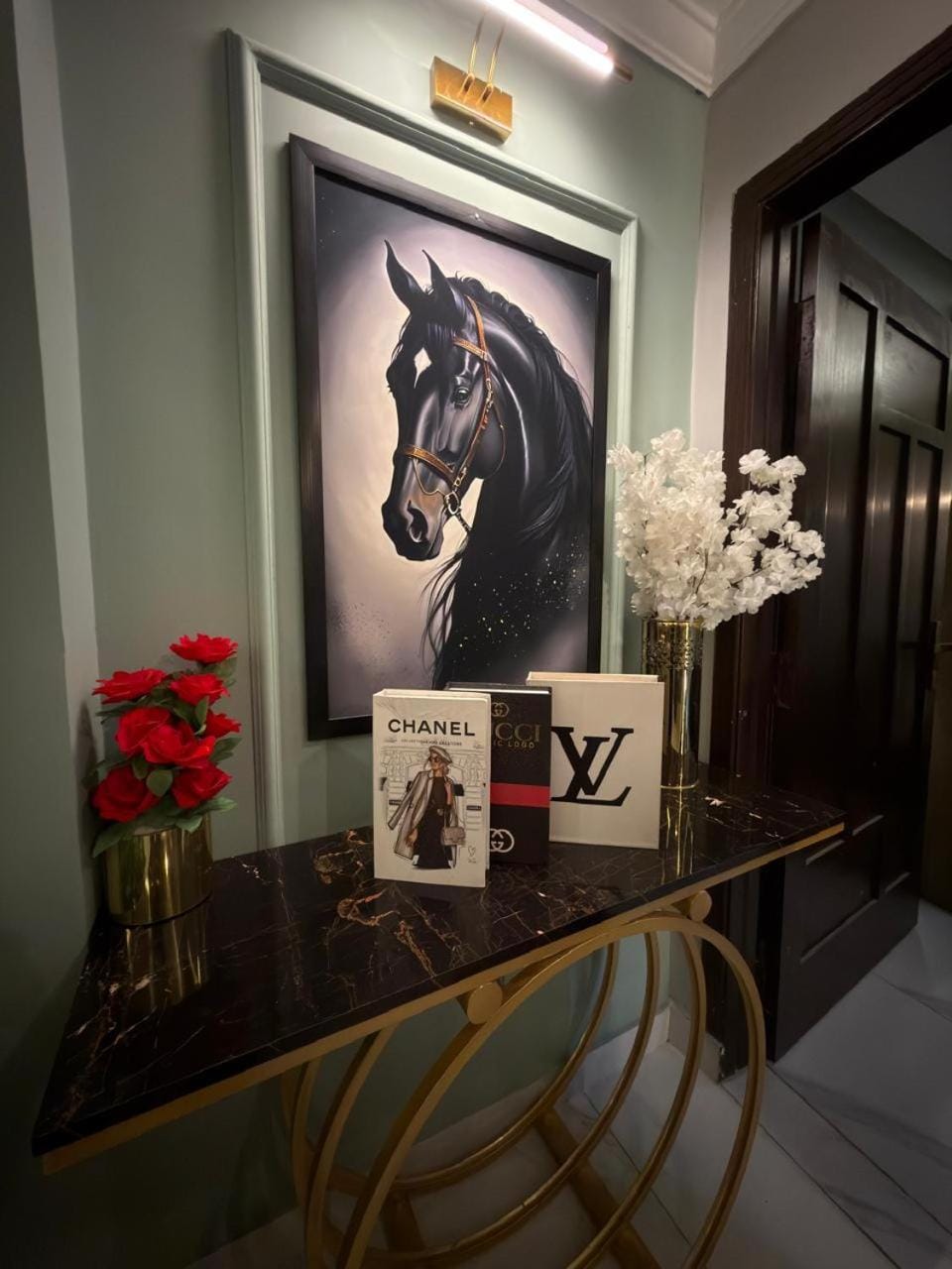 Living room, Decorative detail, Seating area