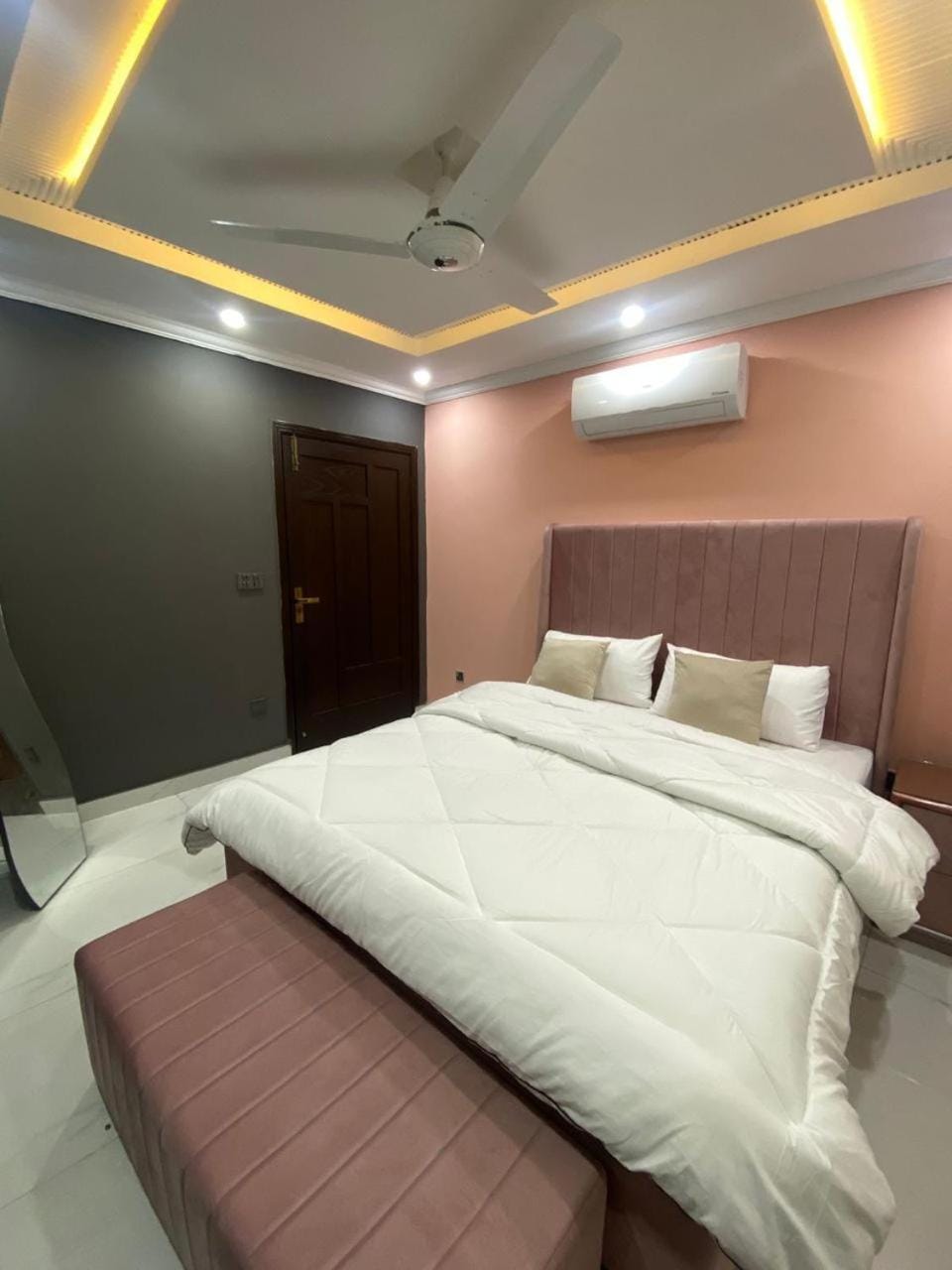 Bed, Bedroom, air conditioner