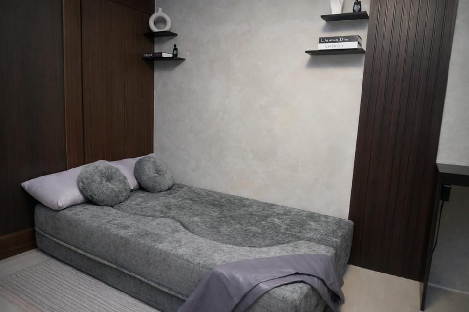New Modern Spacious Shell Res 1BR l MOA, NAIA, SMX Apartment hotel in Pasay