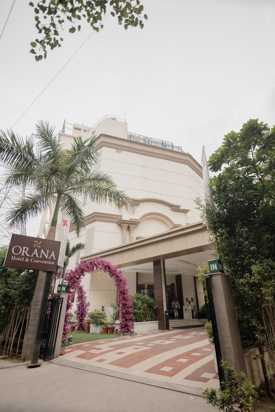 Facade/entrance
