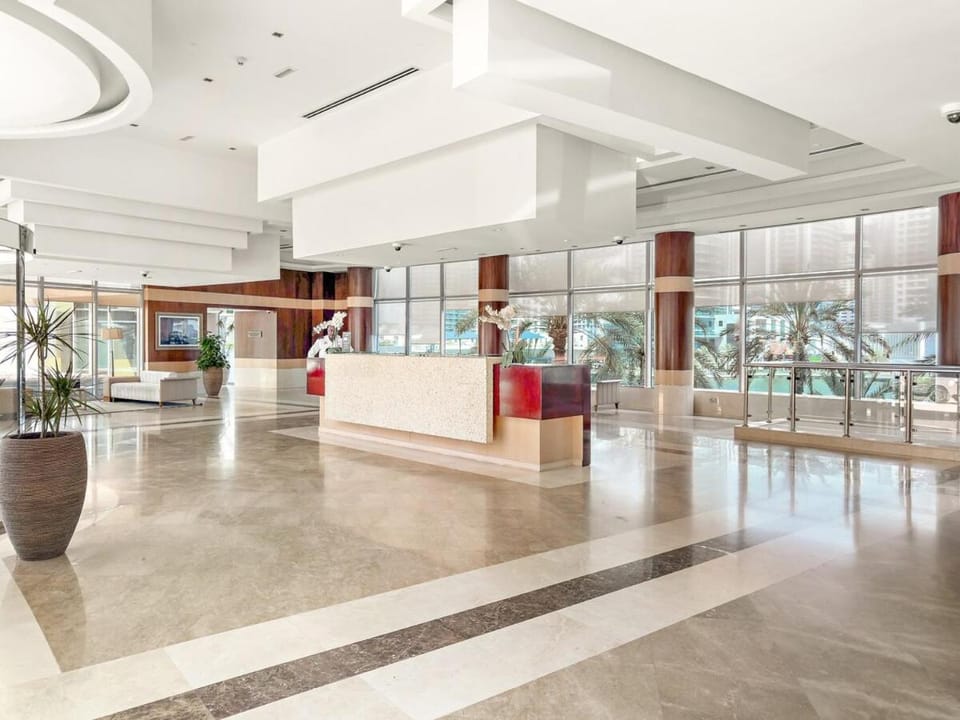 FIRST CLASS 2BR Luxury Marina Escape Apartment in Dubai
