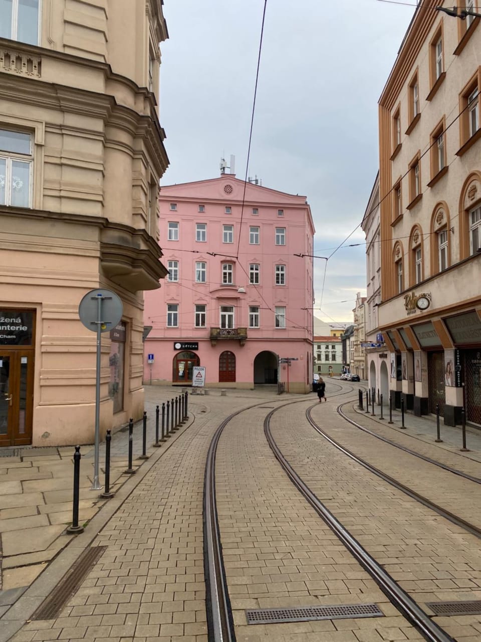 Property building, Neighbourhood, Location