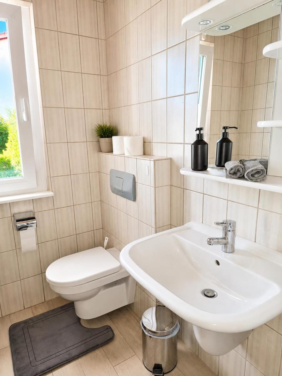 Velmora Boutique Suites - Budget Apartment Rheingau Apartment in Oestrich-Winkel