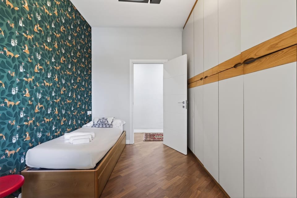 Bed, Photo of the whole room, Bedroom, wardrobe