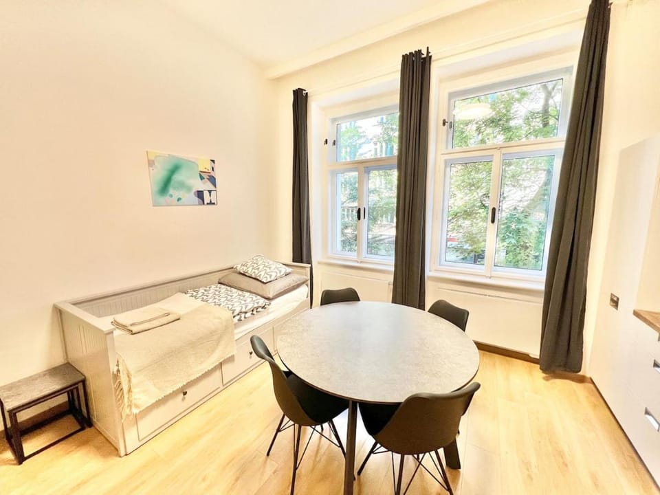 Karlin apt with balcony and parking Apartment in Prague