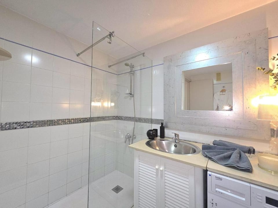 Sensu at Carihuela Park Palace Luxury Luxury one bedroom apartment with pool and private parking by NAMASTE ELITE Apartment in Torremolinos