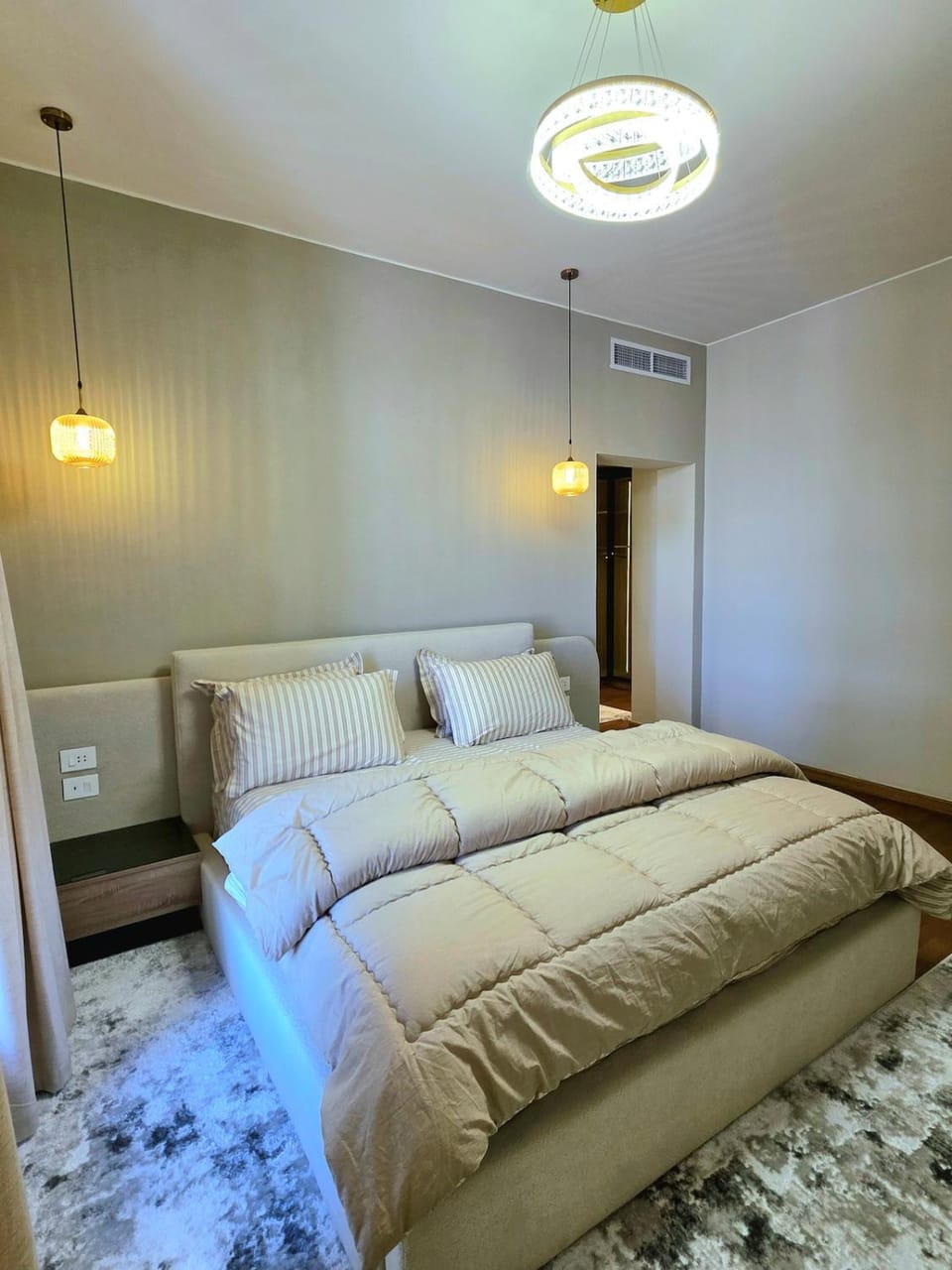 Luxury 1-BR at Aeon Towers, مول العرب Apartment in Egypt