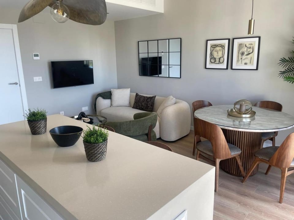 Alo Lazaga Exclusive Beach Apartment in Estepona