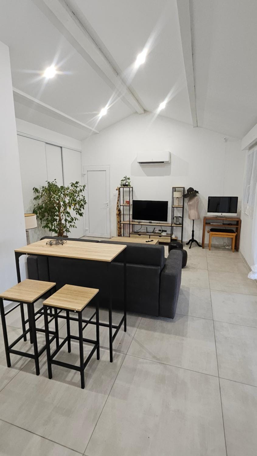 Living room, Dining area