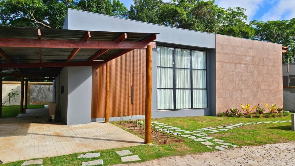Property building, Garden, Parking