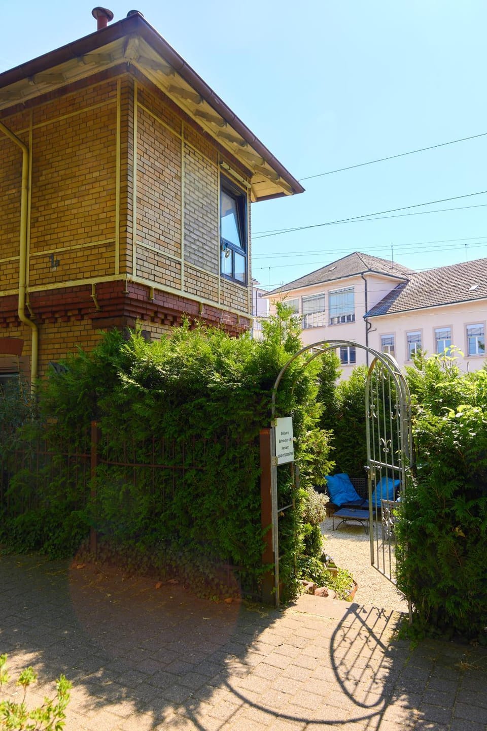 Facade/entrance