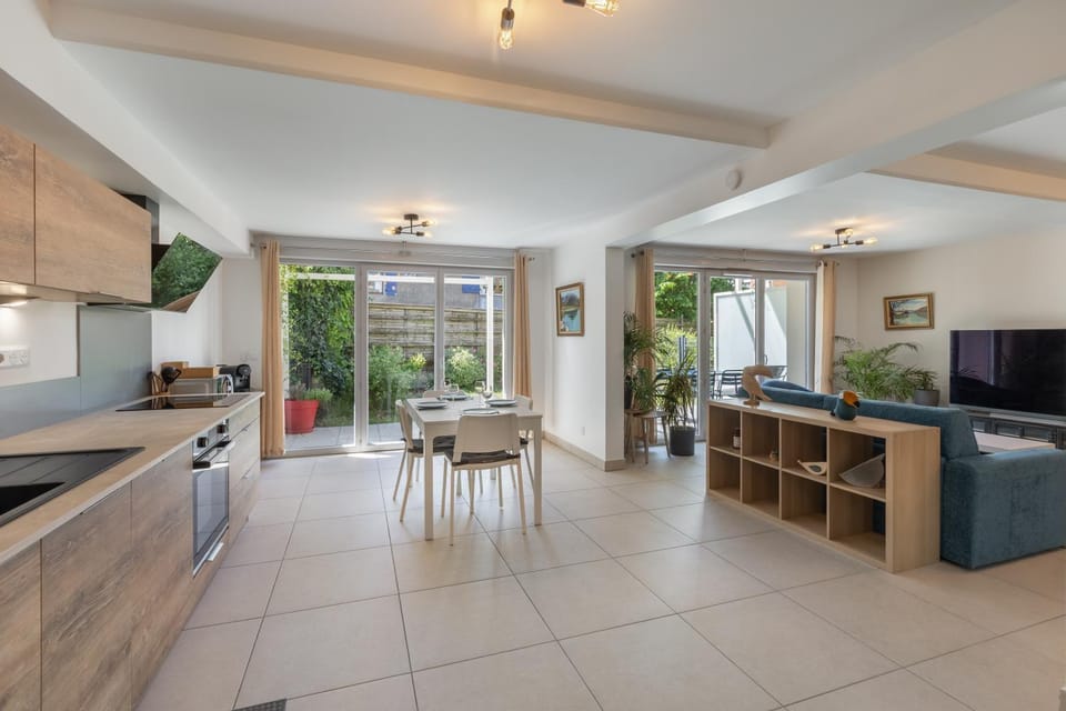 Grand Port - Appart spacieux - Terrasse jardin - Parking Apartment in Aix-les-Bains