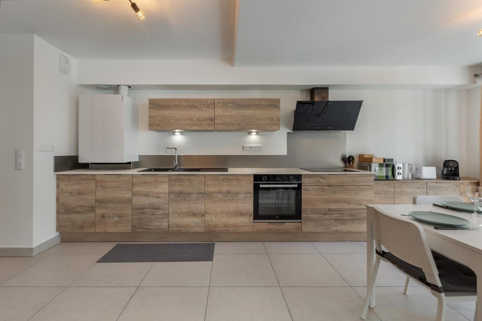 Grand Port - Appart spacieux - Terrasse jardin - Parking Apartment in Aix-les-Bains
