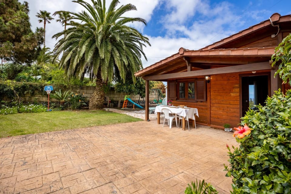 Acogedora casa con vistas al mar by CABANA Rentals House in Canary Islands