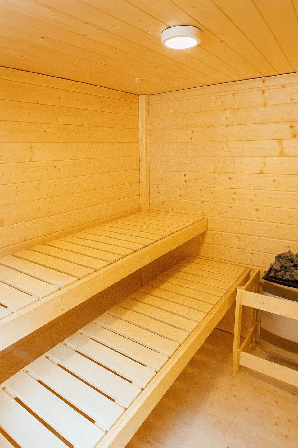 Hot Tub, Sauna