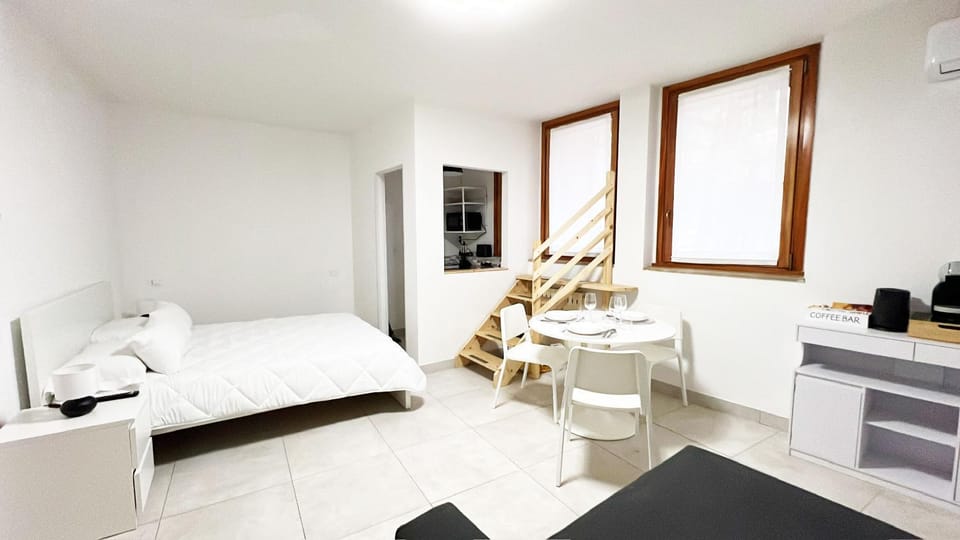 Bed, Living room