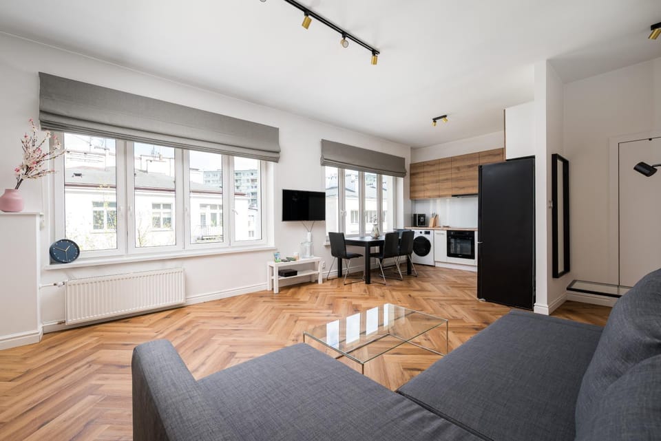 Communal lounge/ TV room, TV and multimedia, Kitchen or kitchenette, Living room, Seating area, Evening entertainment, wardrobe
