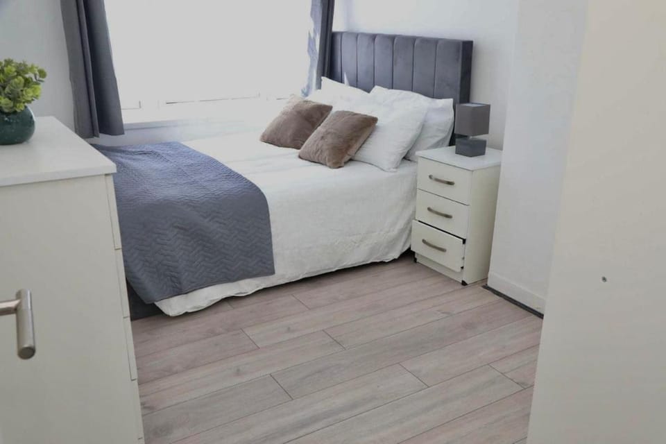 Bed, Bedroom, wardrobe