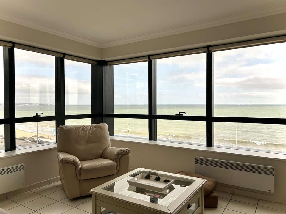 Living room, Sea view