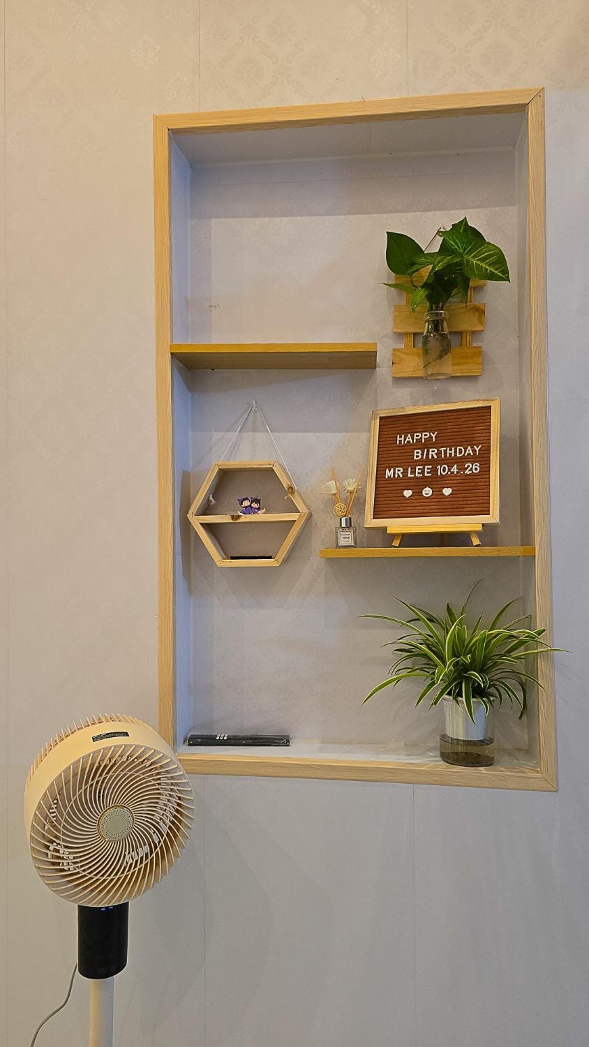 Guests, furniture