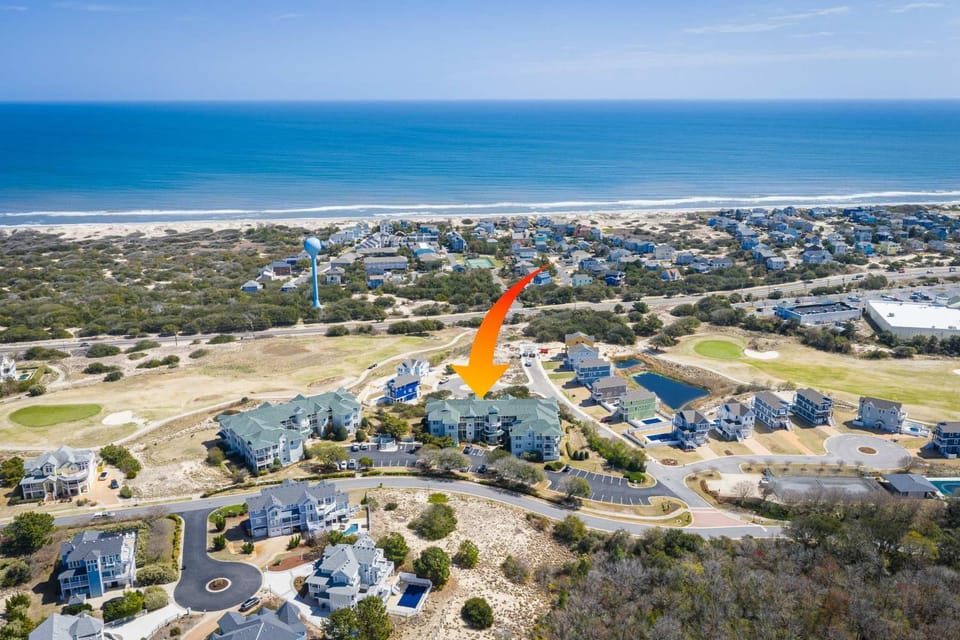 New Listing Golf Views Currituck Club Amenities House in Corolla