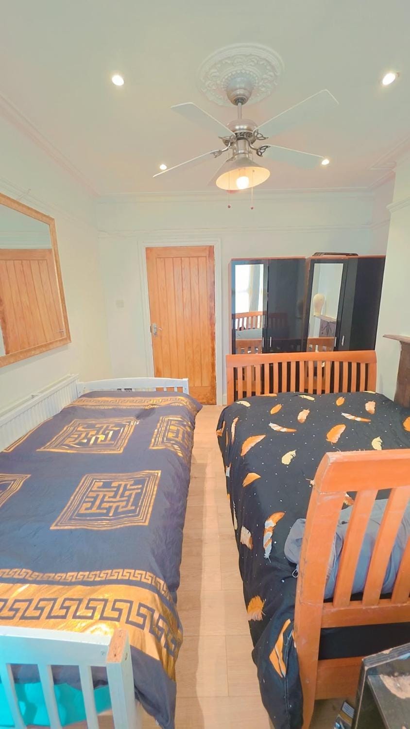 Meadow room Vacation rental in Slough