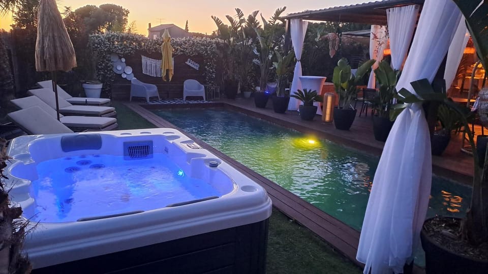 Hot Tub, Pool view