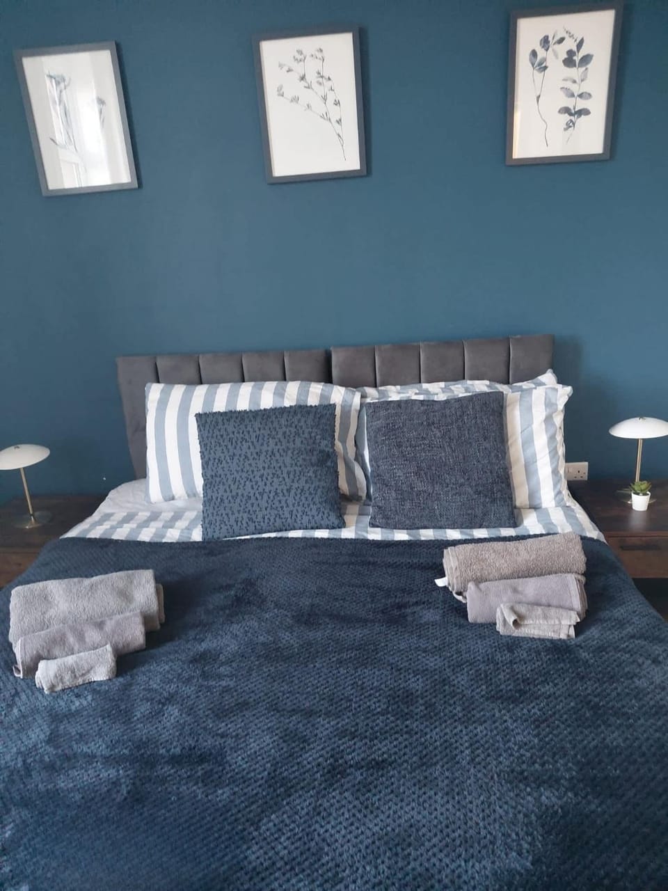 Bed, Photo of the whole room