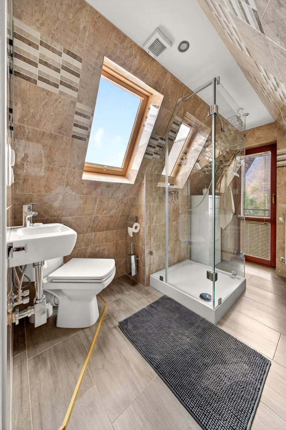 Shower, Toilet, Bathroom