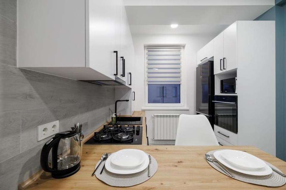 Bright Studio with Workspace Apartment in Chișinău