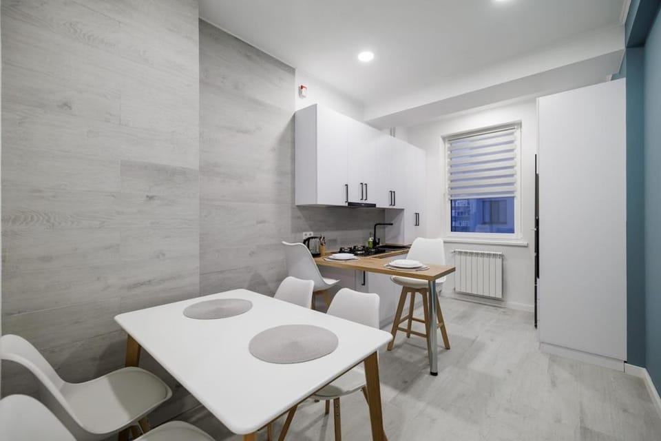 Bright Studio with Workspace Apartment in Chișinău