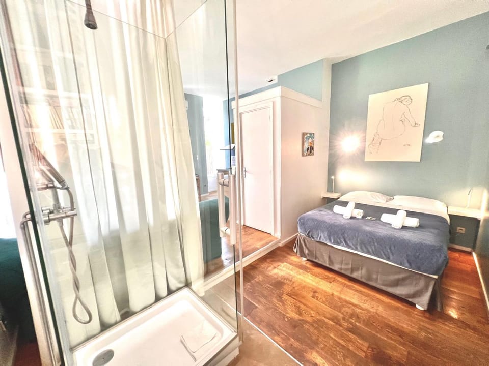 Bed, Bedroom