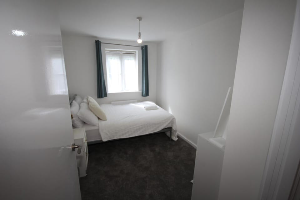 Bath Road Place Apartment in London Borough of Hounslow