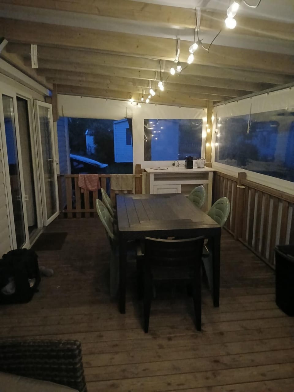 Patio, Dining area