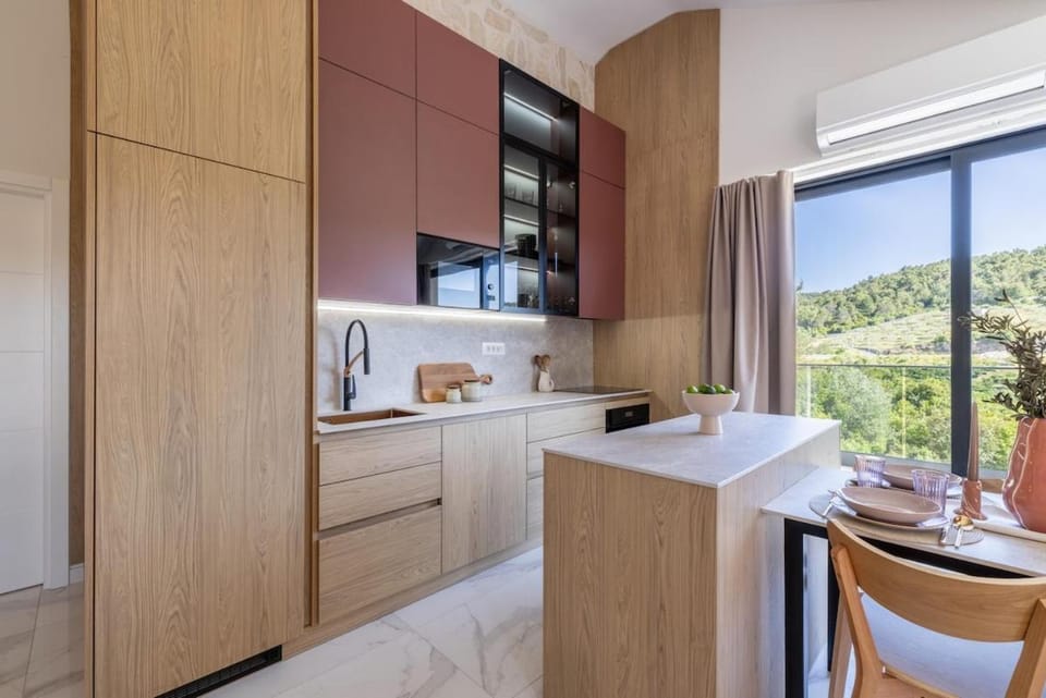 Charming Escape in Sutivan Apartment in Split-Dalmatia County