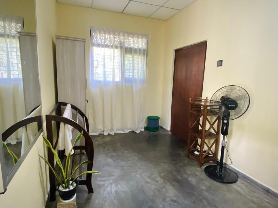 Clover Stay - Midigama Bed and Breakfast in Southern Province