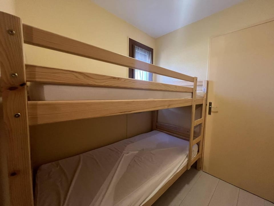 bunk bed