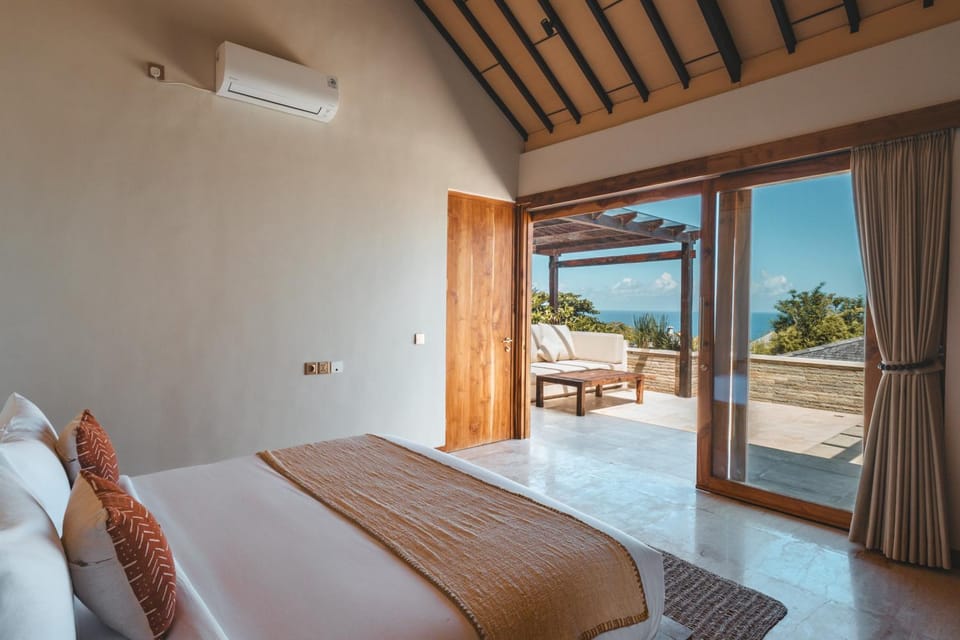 Bed, Bedroom, Sea view