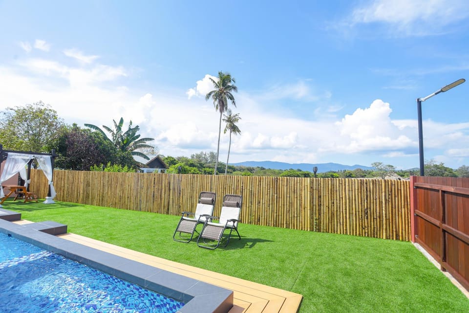 Balcony/Terrace, Swimming pool