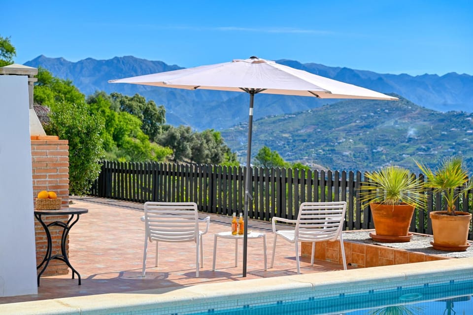 View (from property/room), Balcony/Terrace, Mountain view, Swimming pool